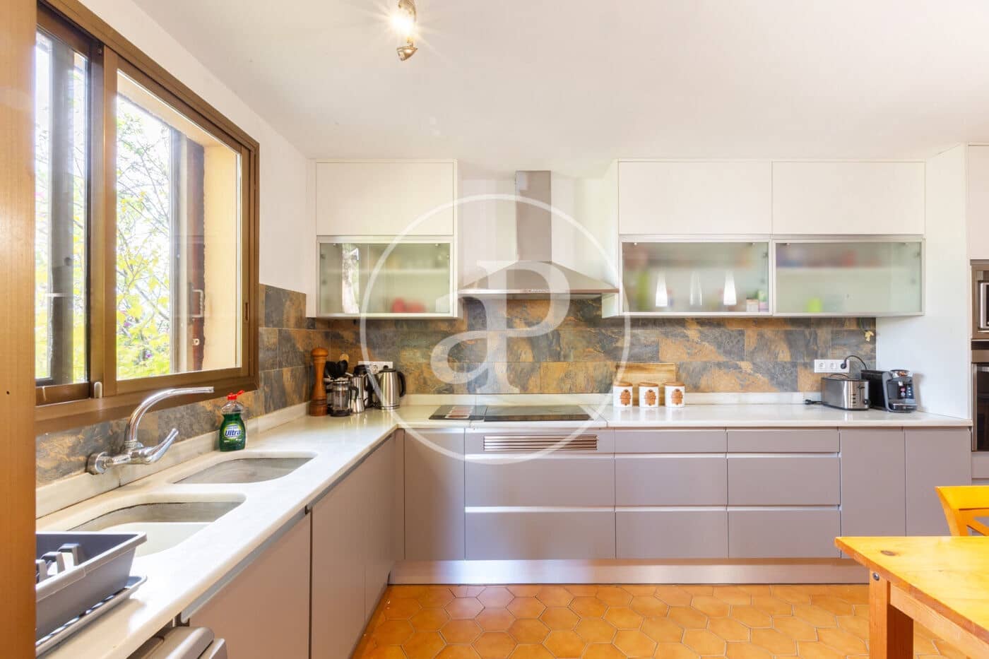 8 slaapkamer Villa te koop in Serra met zwembad - € 700.000 (Ref: 9437501)