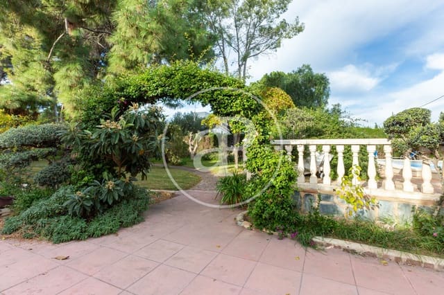 8 bedroom Villa for sale in Serra with pool - € 700,000 (Ref: 9437501)