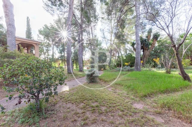 8 bedroom Villa for sale in Serra with pool - € 700,000 (Ref: 9437501)