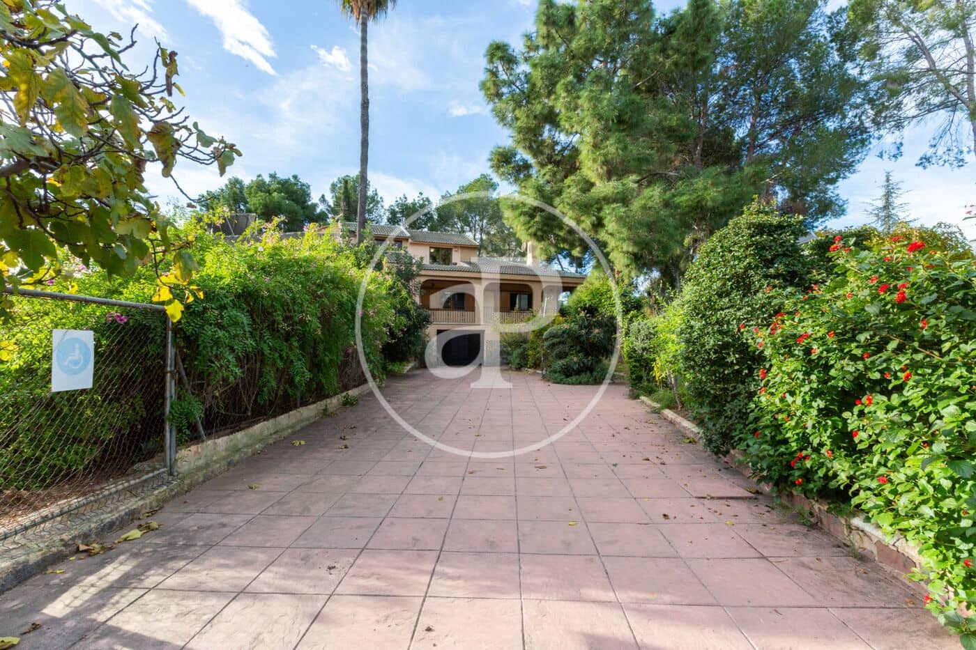 8 slaapkamer Villa te koop in Serra met zwembad - € 700.000 (Ref: 9437501)