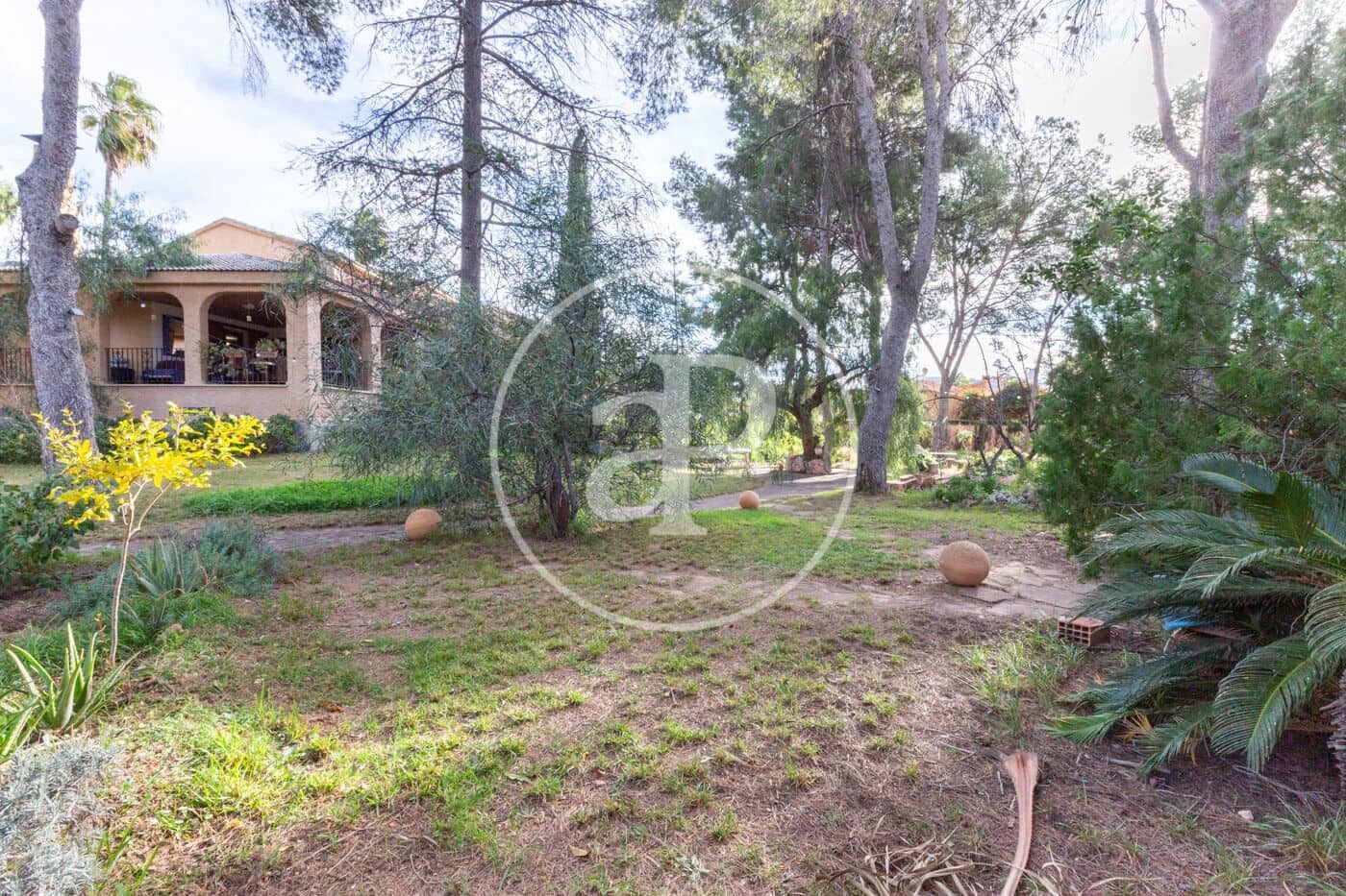 8 slaapkamer Villa te koop in Serra met zwembad - € 700.000 (Ref: 9437501)