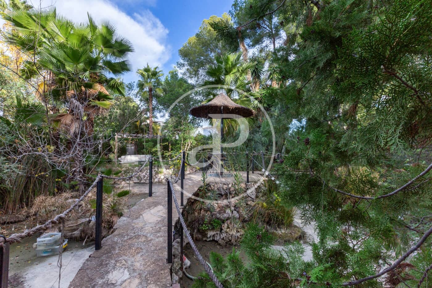 8 slaapkamer Villa te koop in Serra met zwembad - € 700.000 (Ref: 9437501)