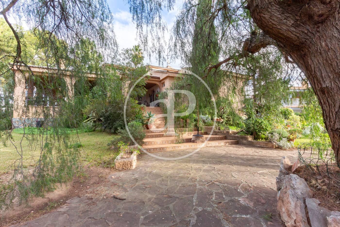 8 slaapkamer Villa te koop in Serra met zwembad - € 700.000 (Ref: 9437501)