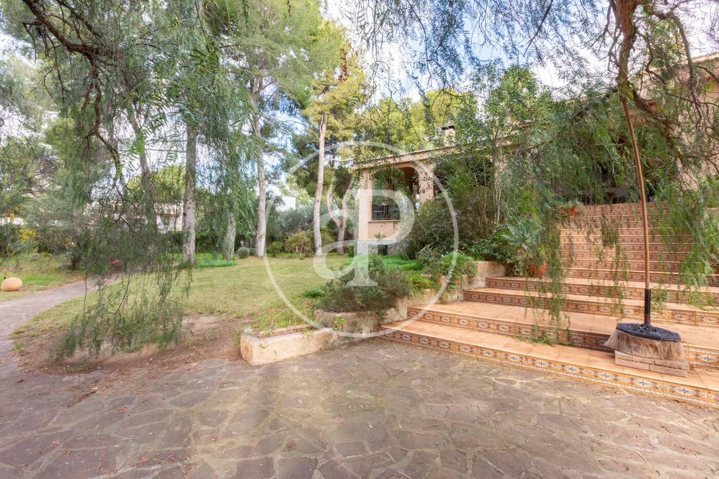 8 slaapkamer Villa te koop in Serra met zwembad - € 700.000 (Ref: 9437501)