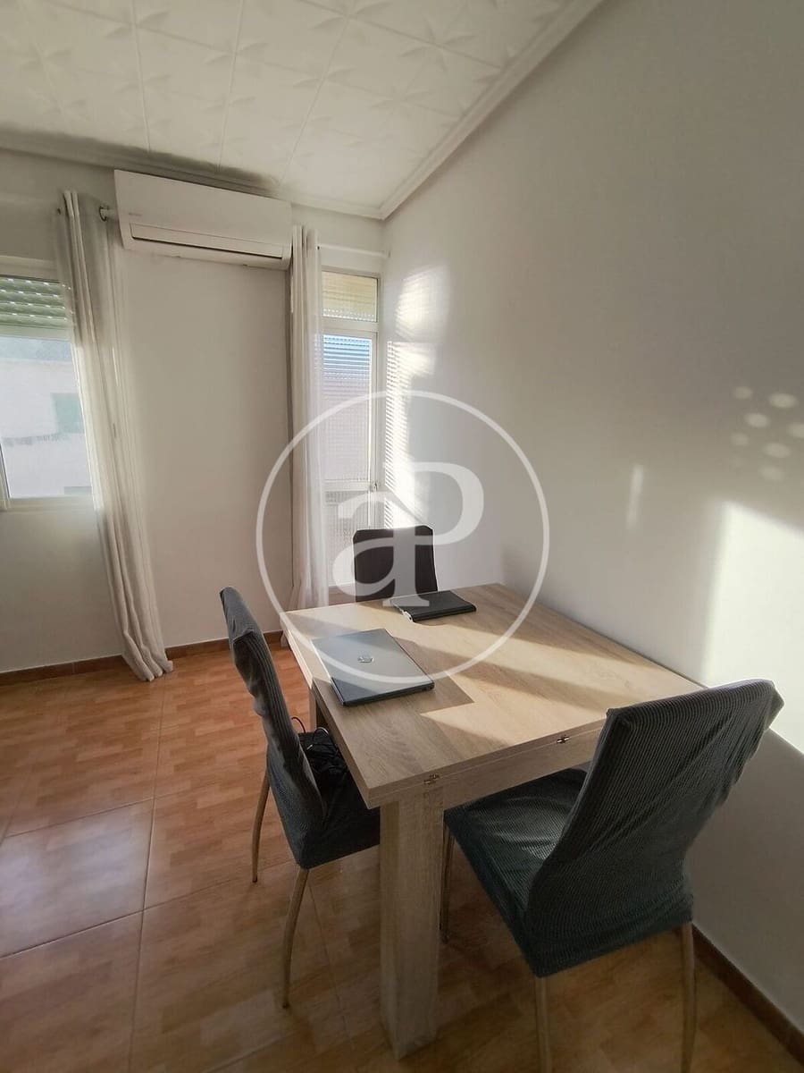 Apartamento de 3 habitaciones en València ciudad en alquiler - 1.800 € (Ref: 9437503)