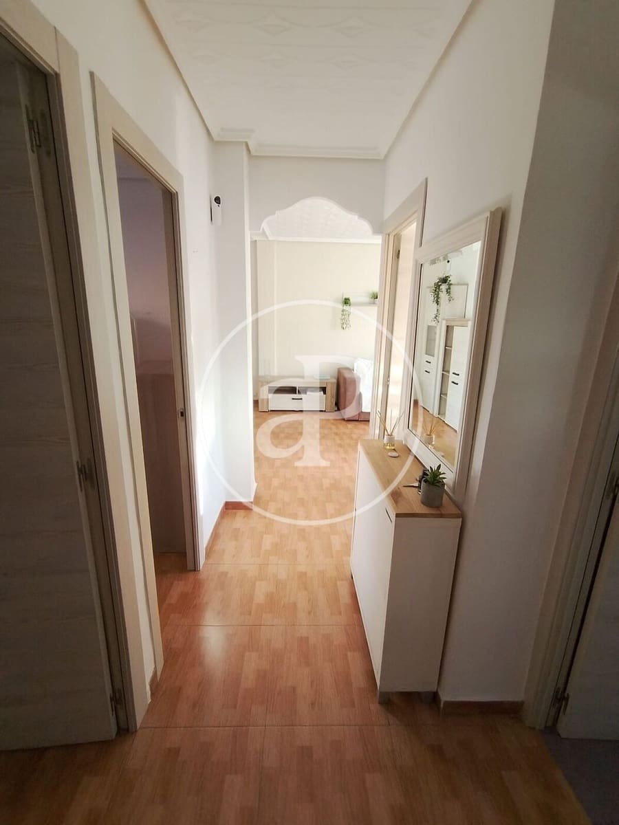 Apartamento de 3 habitaciones en València ciudad en alquiler - 1.800 € (Ref: 9437503)