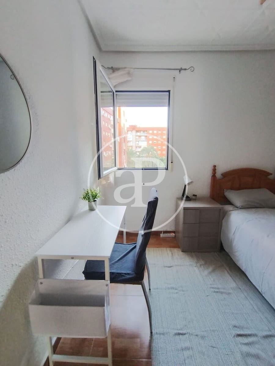 Apartamento de 3 habitaciones en València ciudad en alquiler - 1.800 € (Ref: 9437503)