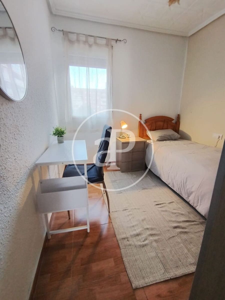 Apartamento de 3 habitaciones en València ciudad en alquiler - 1.800 € (Ref: 9437503)