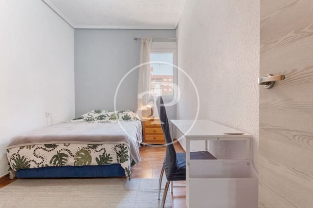 3 bedroom Apartment for rent in La Malva-Rosa, Valencia city - € 1,500 (Ref: 9437503)