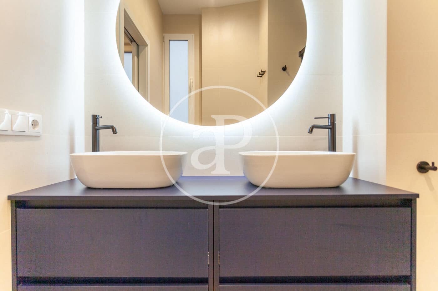 2 makuuhuone Huoneisto vuokrattavana paikassa Valencia kaupunki - 3 000 € (Ref: 9437504)