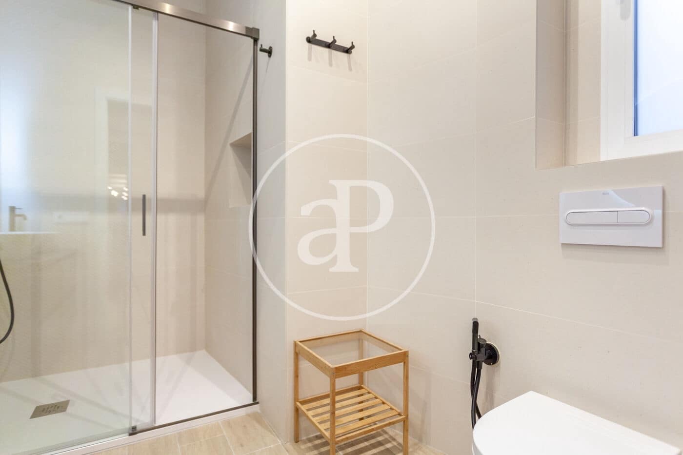 2 makuuhuone Huoneisto vuokrattavana paikassa Valencia kaupunki - 3 000 € (Ref: 9437504)