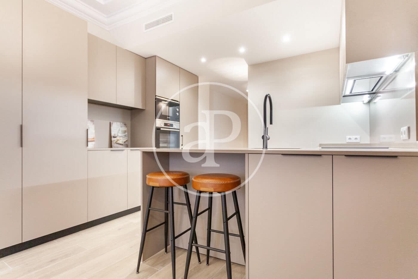 2 makuuhuone Huoneisto vuokrattavana paikassa Valencia kaupunki - 3 000 € (Ref: 9437504)