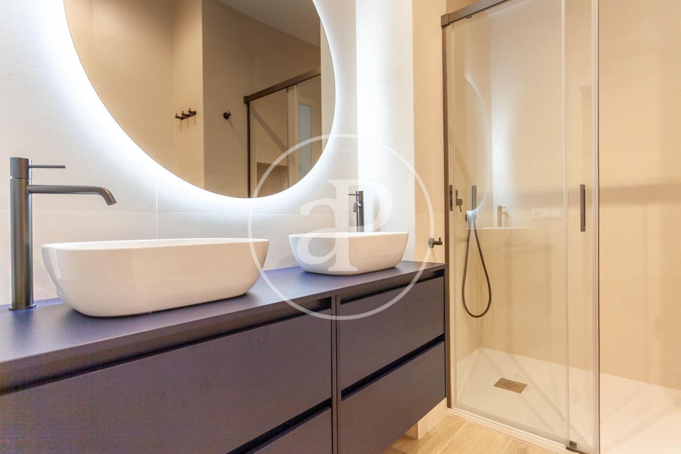 2 makuuhuone Huoneisto vuokrattavana paikassa Valencia kaupunki - 3 000 € (Ref: 9437504)