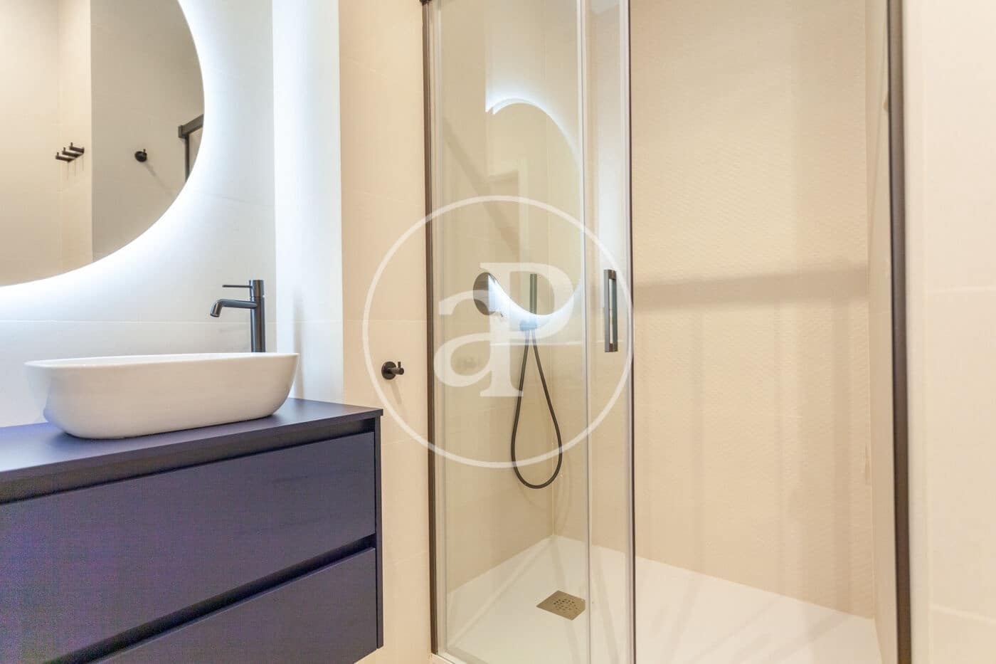 2 makuuhuone Huoneisto vuokrattavana paikassa Valencia kaupunki - 3 000 € (Ref: 9437504)