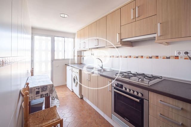 Appartement de 4 chambres à louer à Trinitat, Valence ville - 1 600 € (Ref: 9437506)