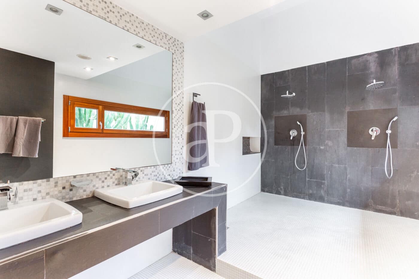 5 bedroom Villa for rent in Pucol with pool - € 5,500 (Ref: 9440609)