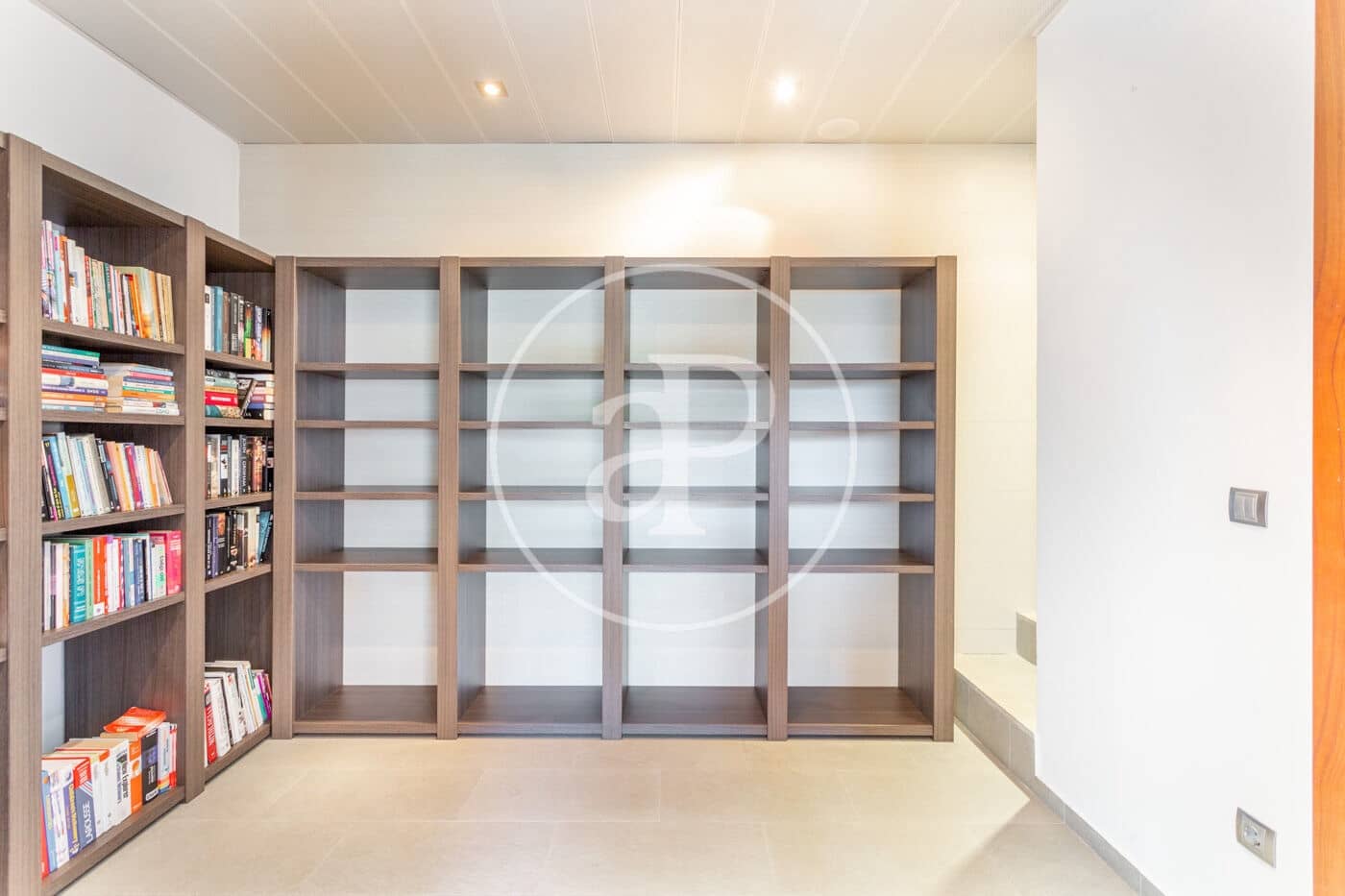 5 bedroom Villa for rent in Pucol with pool - € 5,500 (Ref: 9440609)