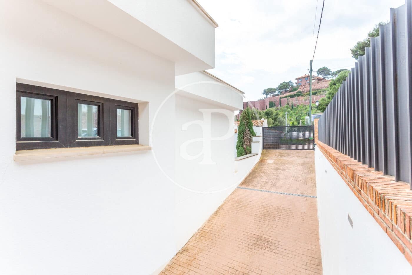 5 bedroom Villa for rent in Pucol with pool - € 5,500 (Ref: 9440609)