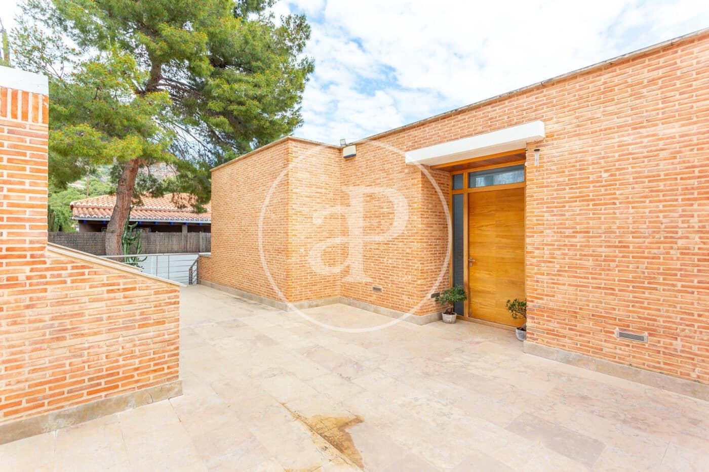 5 bedroom Villa for rent in Pucol with pool - € 5,500 (Ref: 9440609)