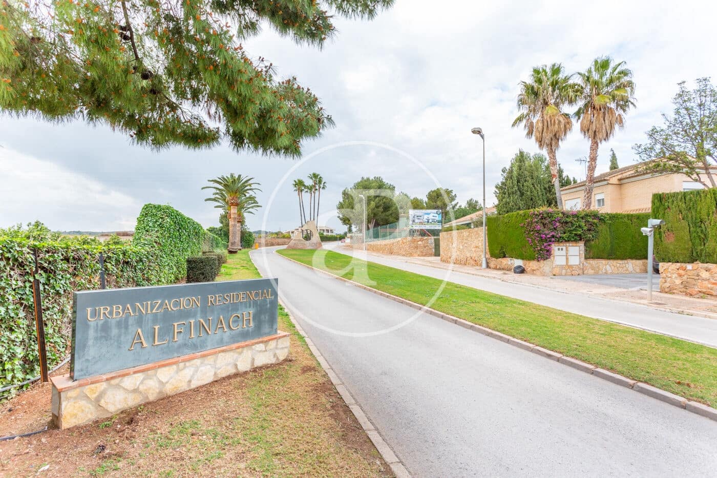 5 bedroom Villa for rent in Pucol with pool - € 5,500 (Ref: 9440609)