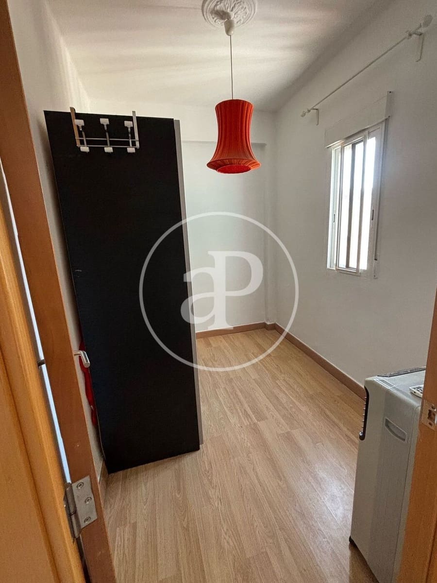 3 bedroom Apartment for rent in Valencia city - € 1,190 (Ref: 9446445)