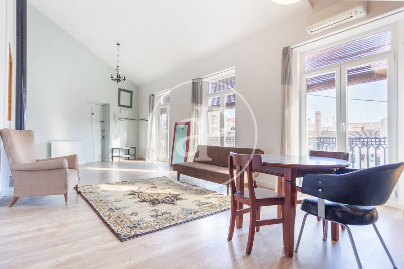 2 soveværelse Penthouse til leje i Valencia by - € 1.650 (Ref: 9449387)