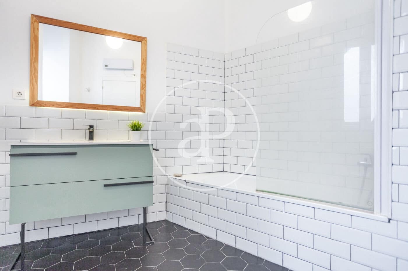 2 soveværelse Penthouse til leje i Valencia by - € 1.650 (Ref: 9449387)