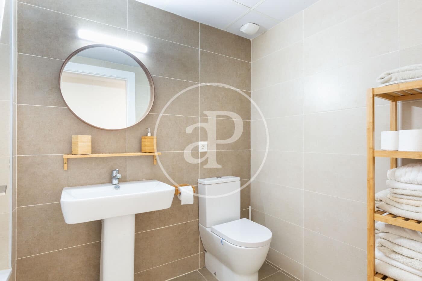 Appartement de 3 chambres à louer à Valence ville avec piscine - 2 000 € (Ref: 9451099)