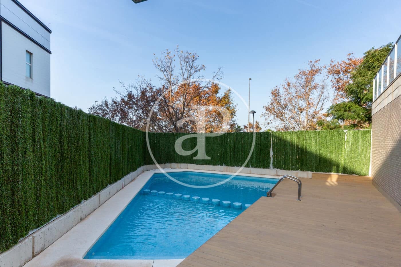 Appartement de 3 chambres à louer à Valence ville avec piscine - 2 000 € (Ref: 9451099)