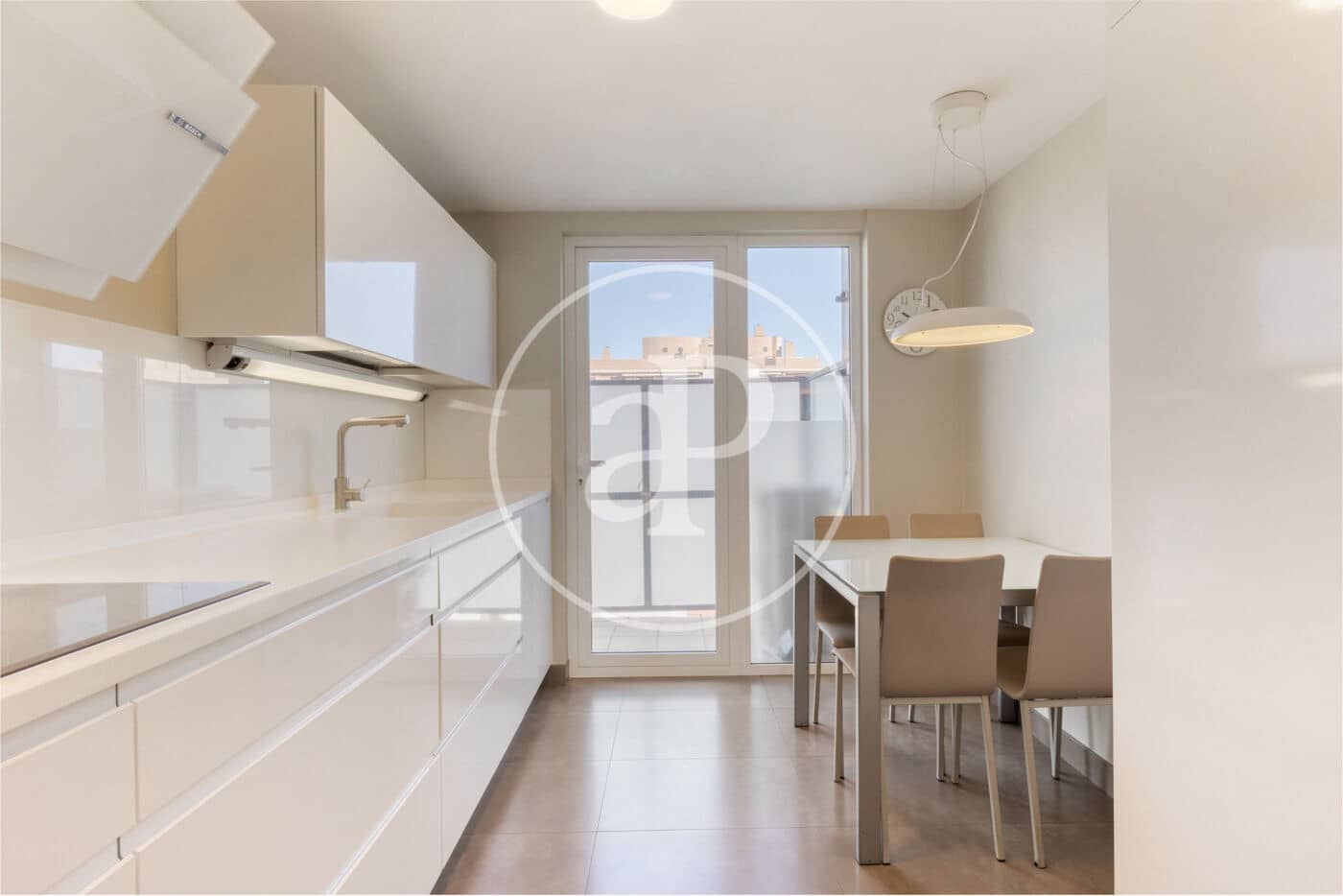 4 slaapkamer Appartement te koop in Valencia stad met zwembad - € 1.300.000 (Ref: 9451100)