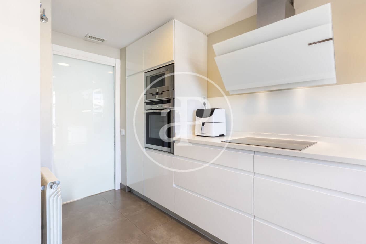 4 slaapkamer Appartement te koop in Valencia stad met zwembad - € 1.300.000 (Ref: 9451100)