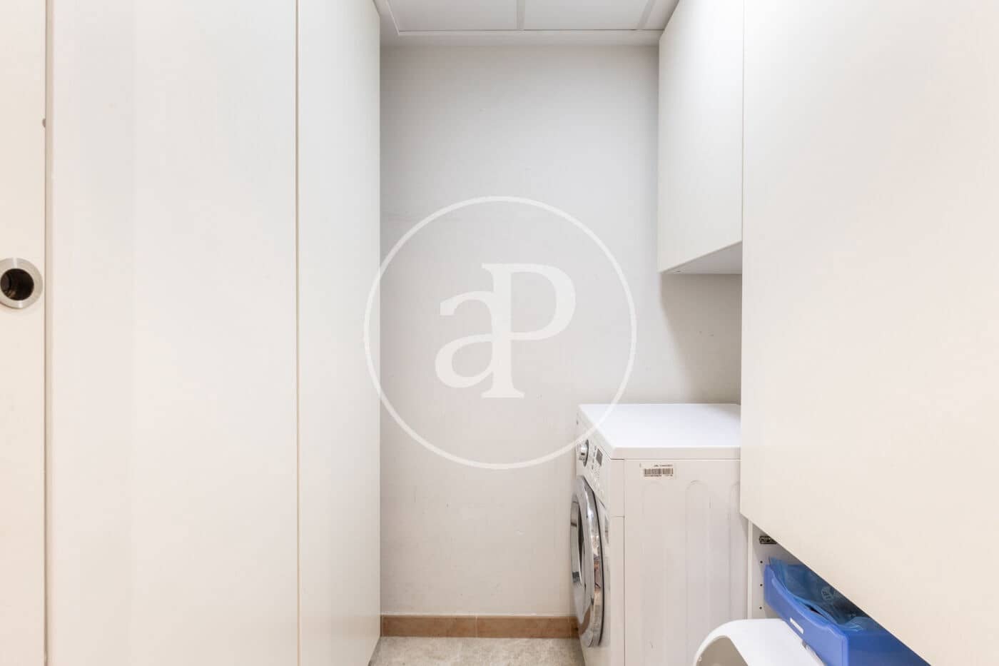 4 slaapkamer Appartement te koop in Valencia stad met zwembad - € 1.300.000 (Ref: 9451100)