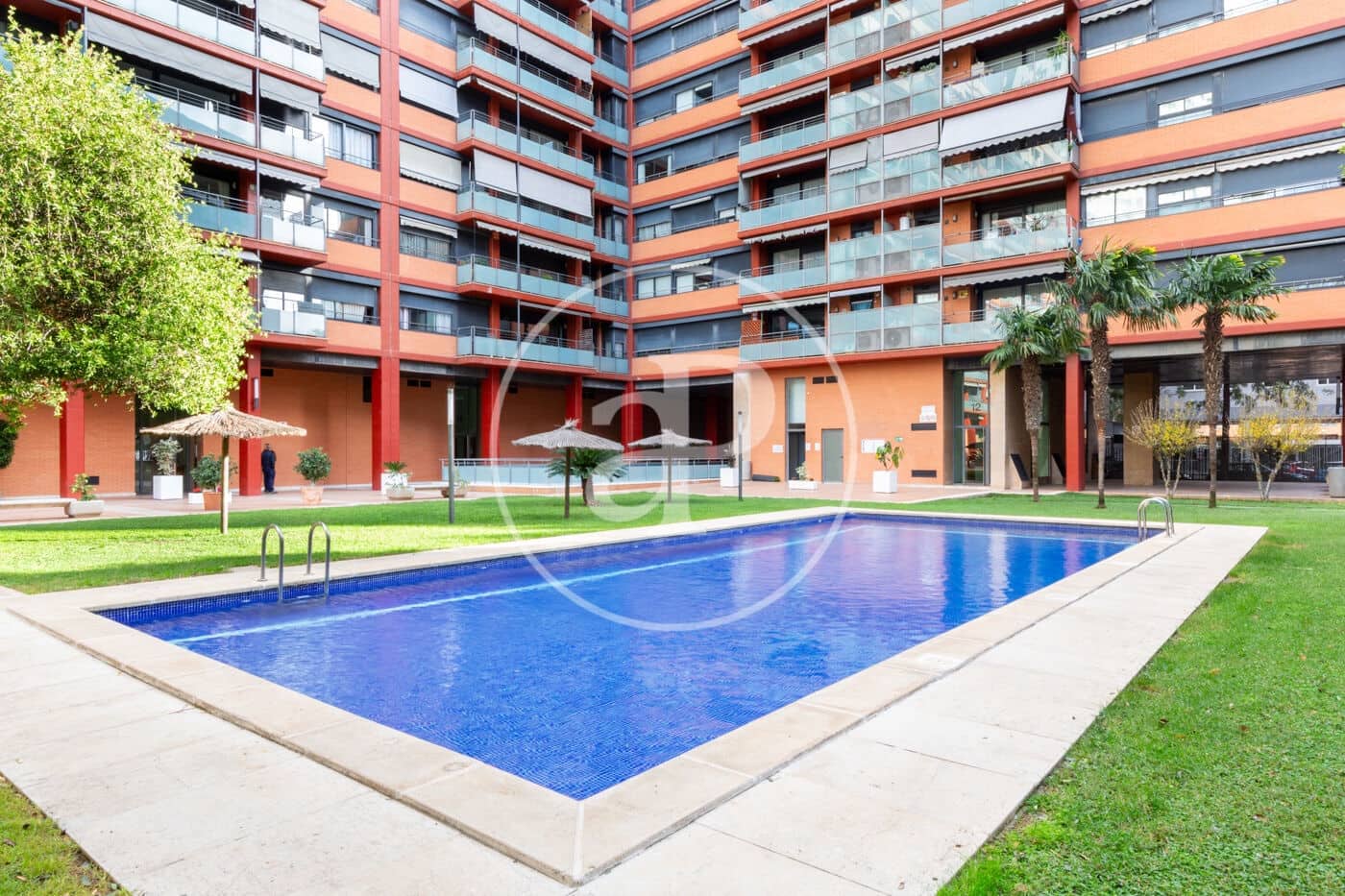 4 slaapkamer Appartement te koop in Valencia stad met zwembad - € 1.300.000 (Ref: 9451100)