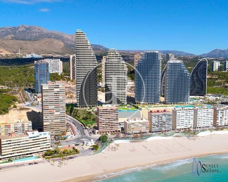 2 soverom Leilighet til salgs i Benidorm med svømmebasseng - € 795 000 (Ref: 9451101)