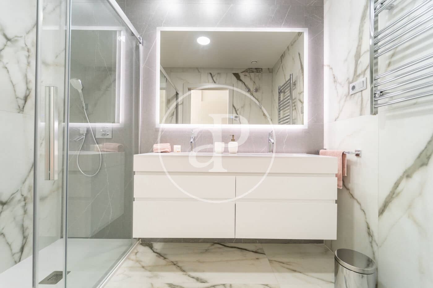 2 soveværelse Lejlighed til salg i Benidorm med swimmingpool - € 795.000 (Ref: 9451101)