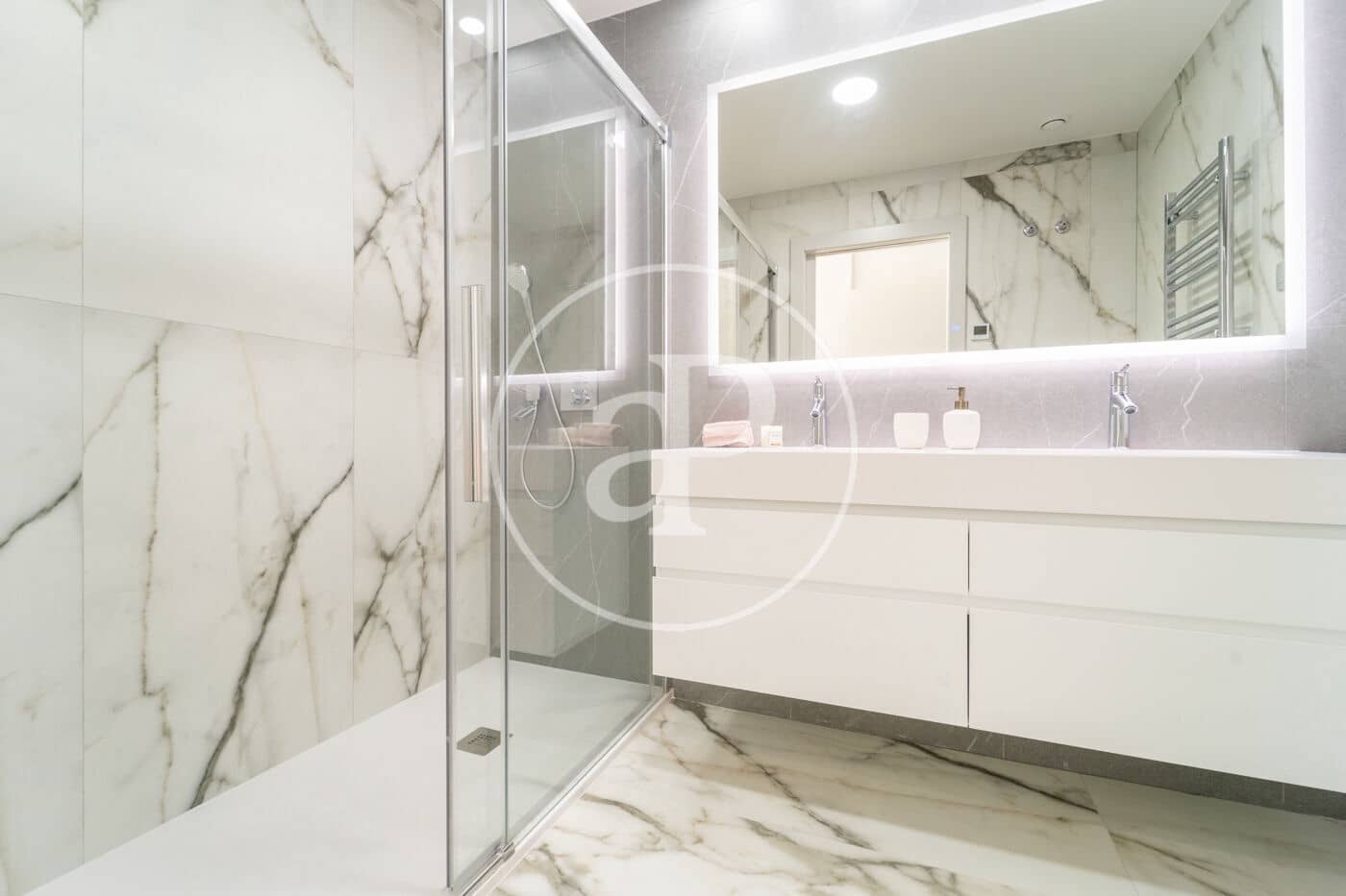 2 soveværelse Lejlighed til salg i Benidorm med swimmingpool - € 795.000 (Ref: 9451101)