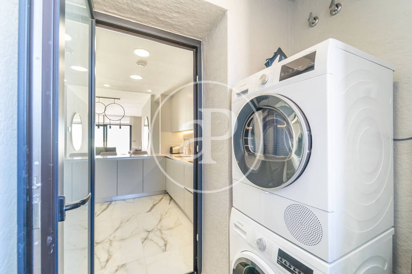 2 soveværelse Lejlighed til salg i Benidorm med swimmingpool - € 795.000 (Ref: 9451101)