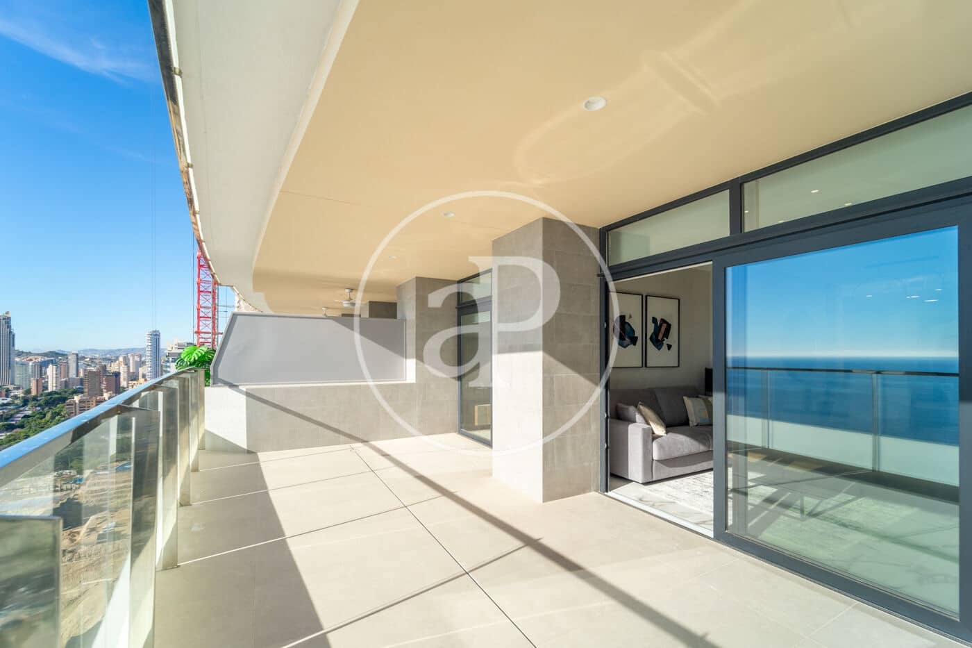 2 soveværelse Lejlighed til salg i Benidorm med swimmingpool - € 795.000 (Ref: 9451101)