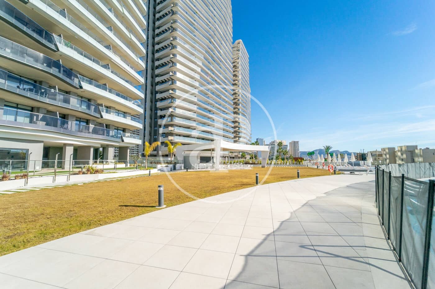 2 soveværelse Lejlighed til salg i Benidorm med swimmingpool - € 795.000 (Ref: 9451101)