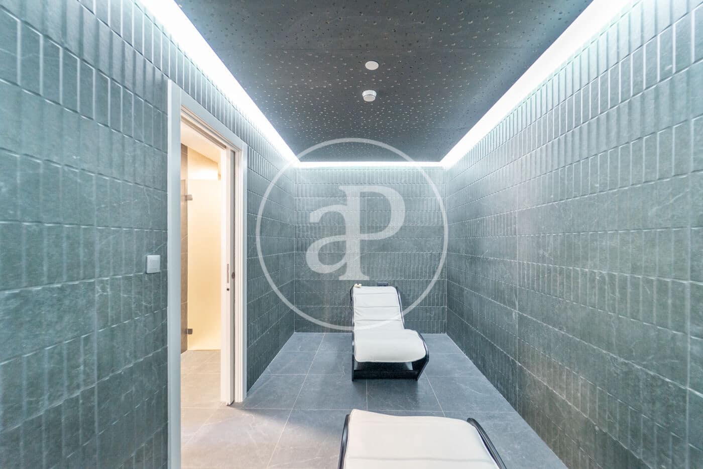 2 soveværelse Lejlighed til salg i Benidorm med swimmingpool - € 795.000 (Ref: 9451101)