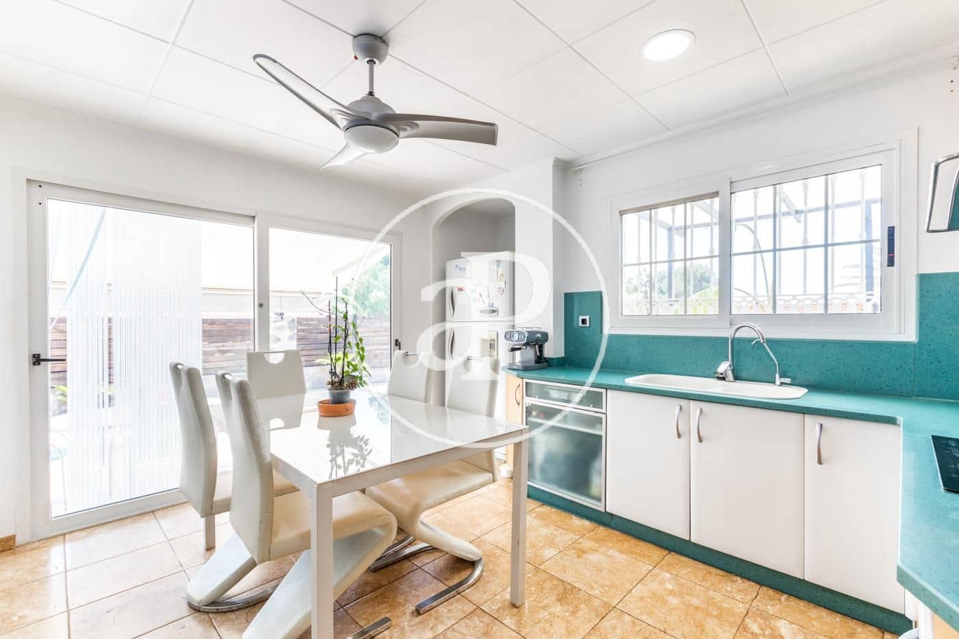 4 makuuhuone Huvila myytävänä paikassa Carlet - 600 000 € (Ref: 9452224)