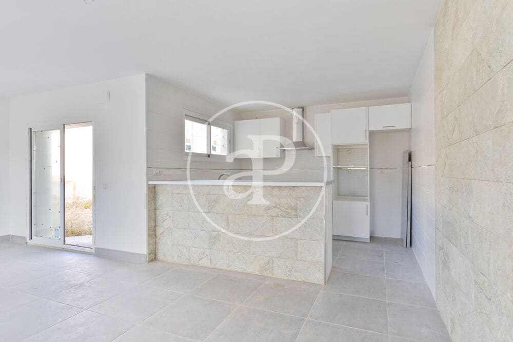 3 slaapkamer Villa te koop in Chiva - € 290.000 (Ref: 9456355)