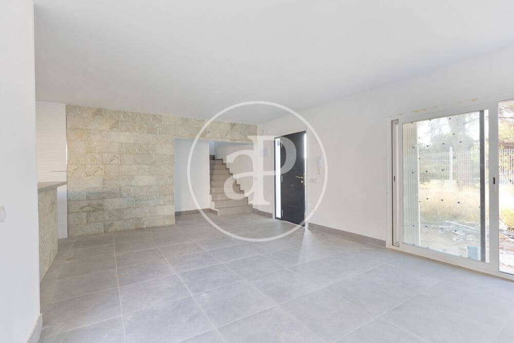 3 slaapkamer Villa te koop in Chiva - € 290.000 (Ref: 9456355)
