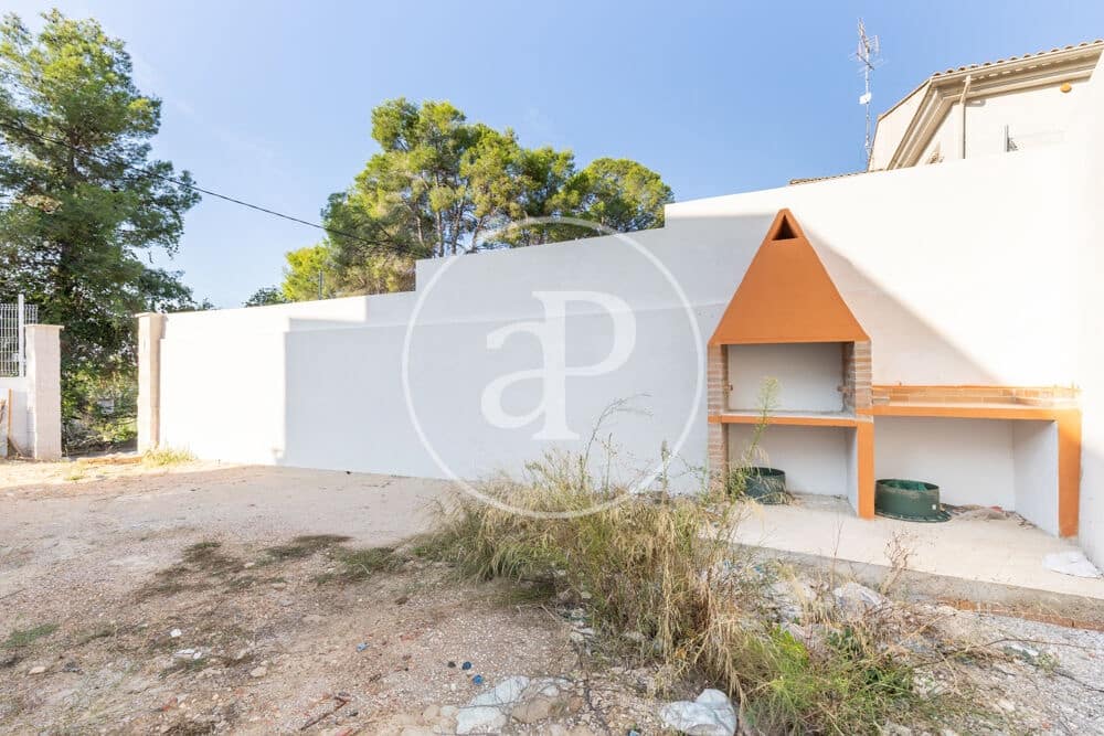 3 slaapkamer Villa te koop in Chiva - € 290.000 (Ref: 9456355)
