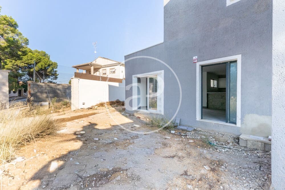 3 slaapkamer Villa te koop in Chiva - € 290.000 (Ref: 9456355)