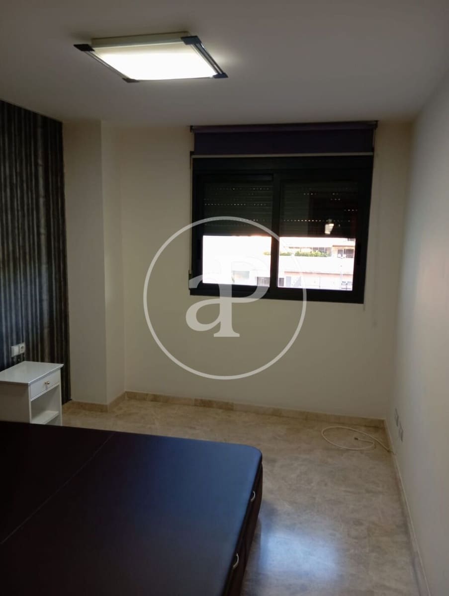 Appartement de 2 chambres à louer à Paterna avec piscine - 1 100 € (Ref: 9462446)