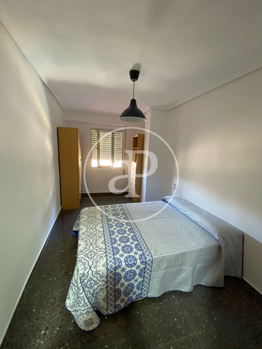 4 soverom Leilighet til leie i Valencia by - € 1 600 (Ref: 9462447)