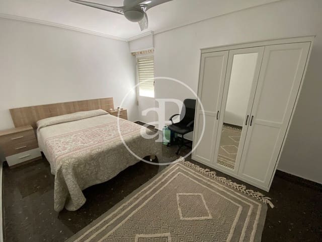 4 soverom Leilighet til leie i Cabanyal-Canyamelar, Valencia by - € 1 600 (Ref: 9462447)