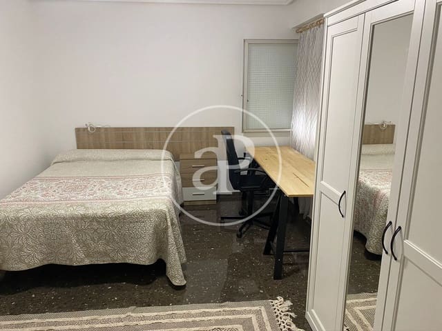 4 soverom Leilighet til leie i Cabanyal-Canyamelar, Valencia by - € 1 600 (Ref: 9462447)