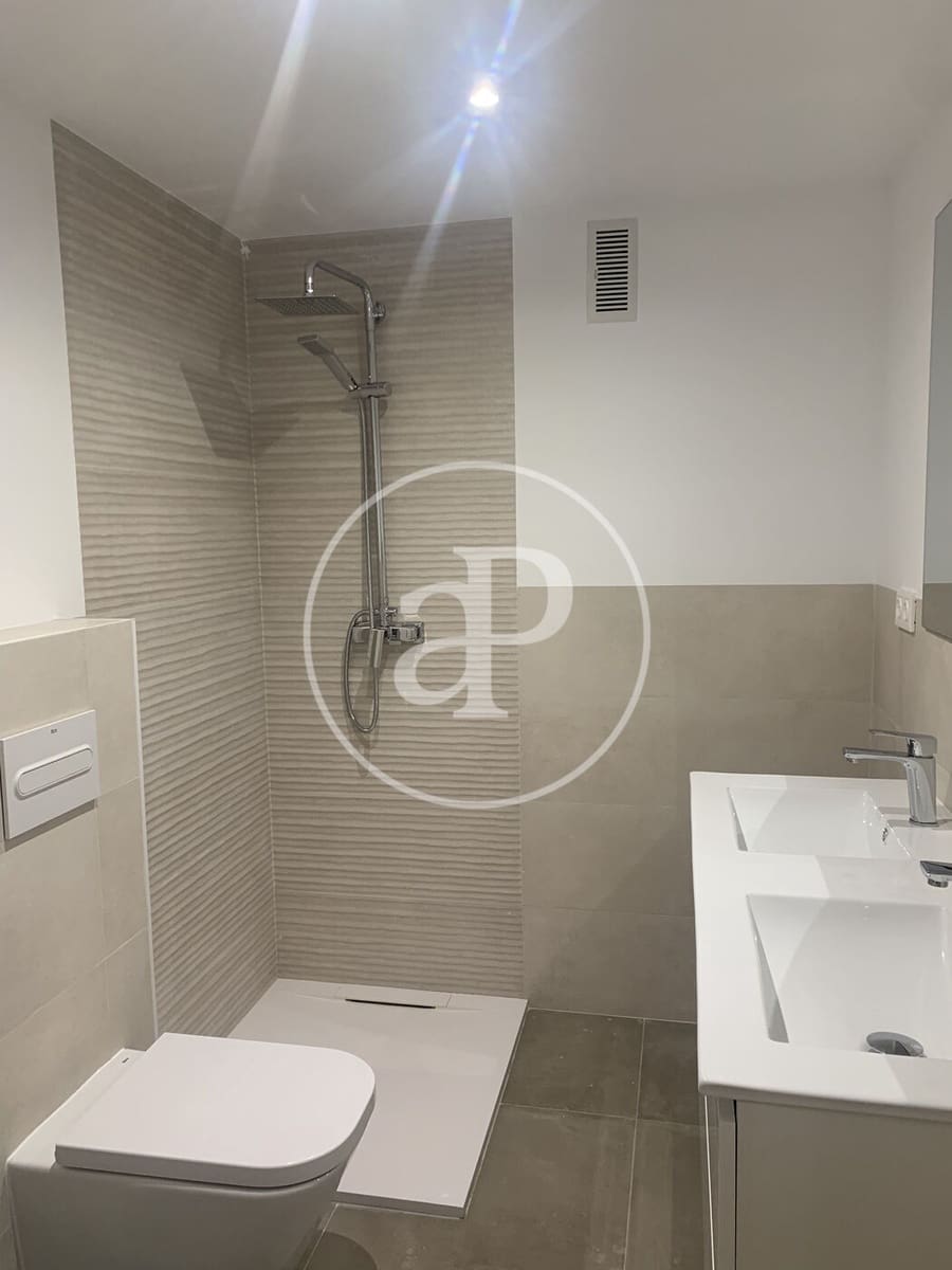 3 sypialnia Apartament do wynajęcia w Miasto Walencja - 1 600 € (Ref: 9462448)